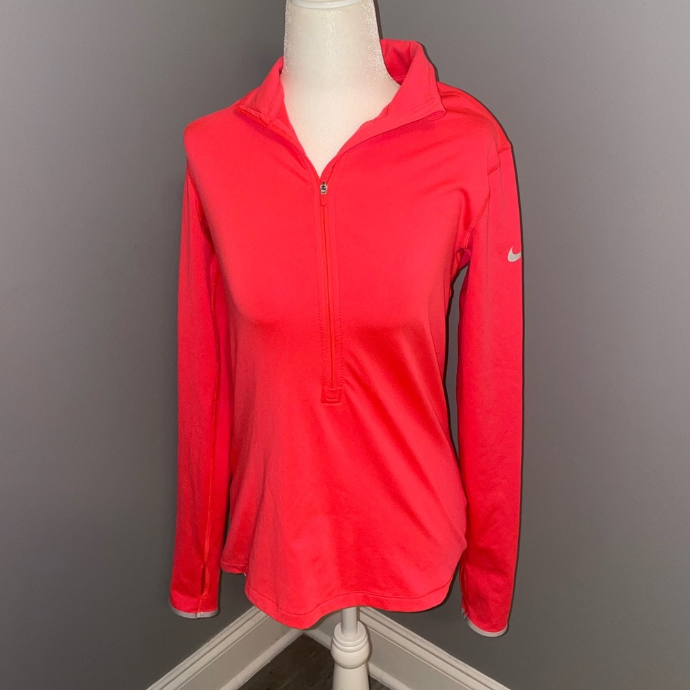 NIKE dri-fit half zip pull over size medium